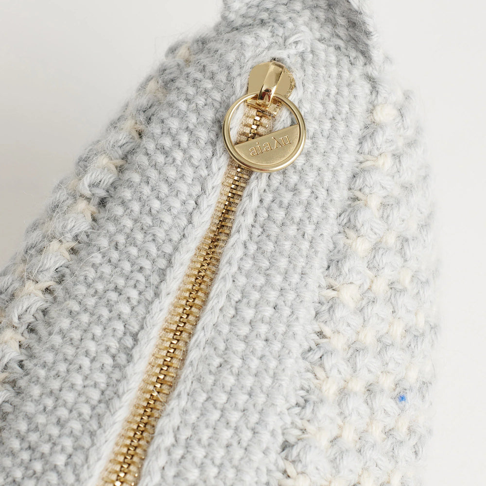 
                      
                        Helen Classic Clutch Mix Water Aiayu
                      
                    