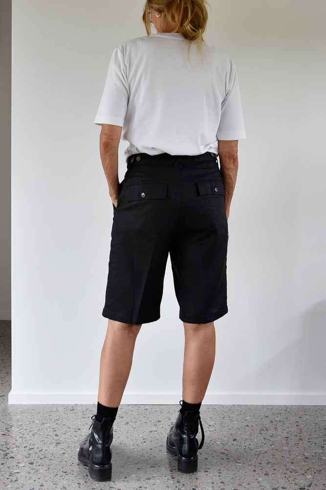 
                      
                        Shorts Linen Black Re-
                      
                    