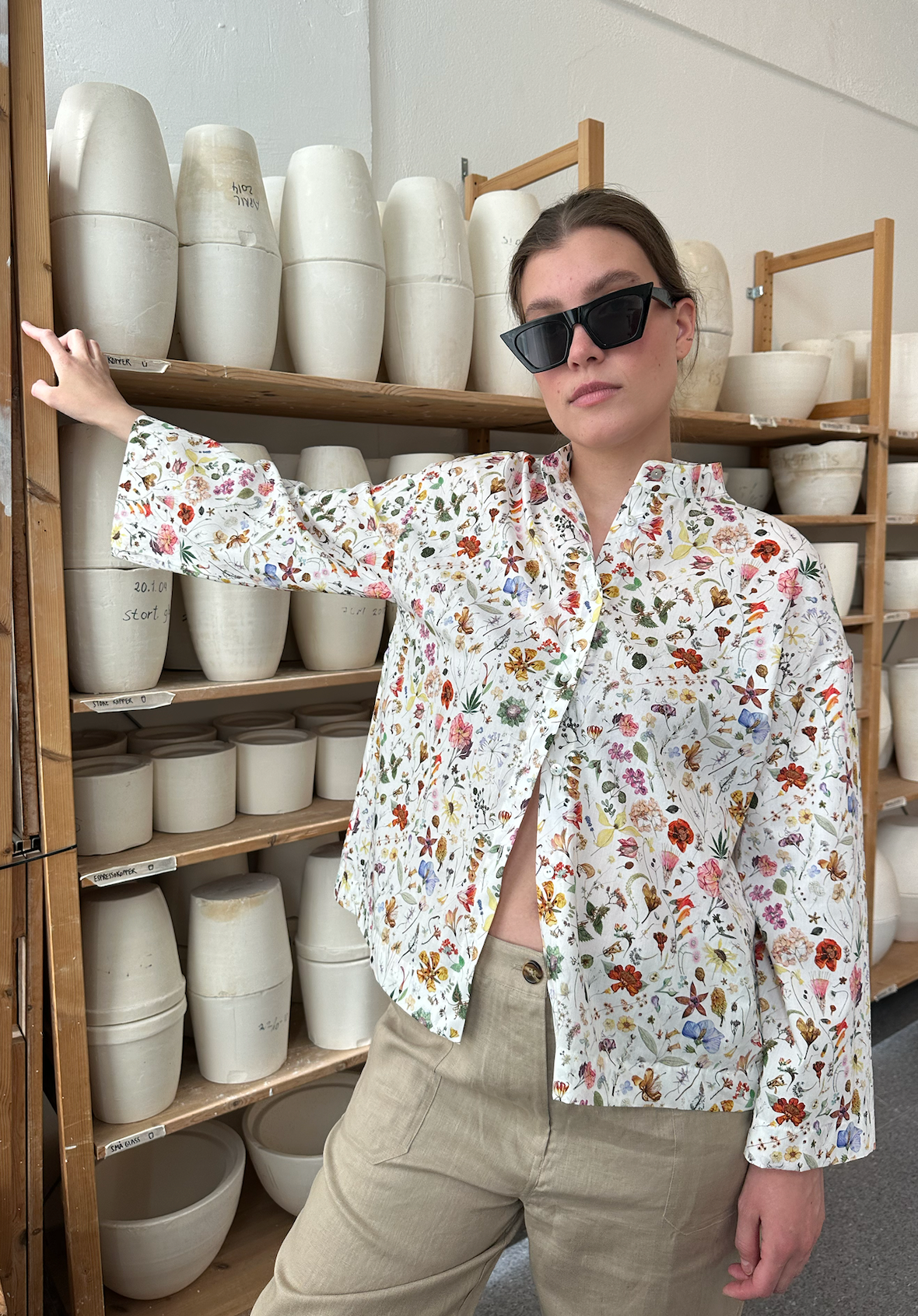 Bluse Vid Liberty Hvit m/Sommerblomster
