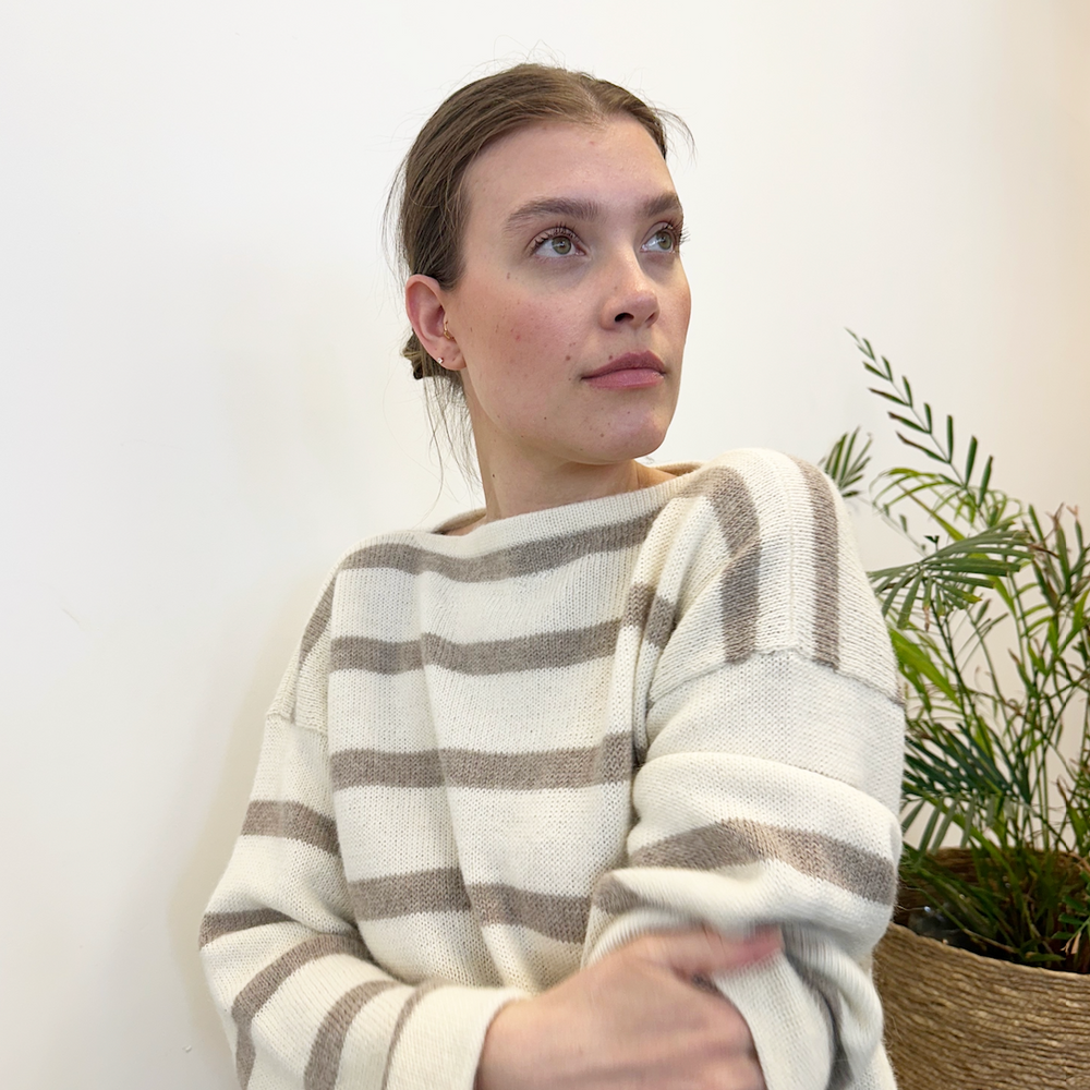 
                      
                        Genser Stripe Alpakka Sand
                      
                    