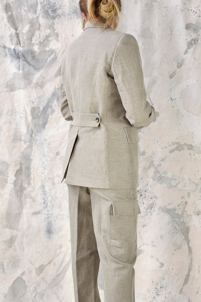 
                      
                        Blazer 3 Beige Re-
                      
                    